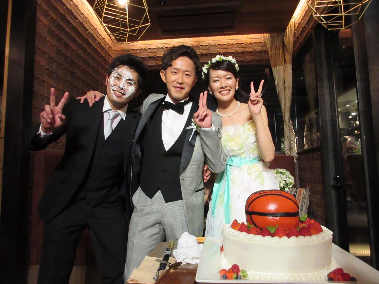 サンクスバイト後 記念撮影 1 5次会や会費制結婚式 記念日づくりはneo Flag