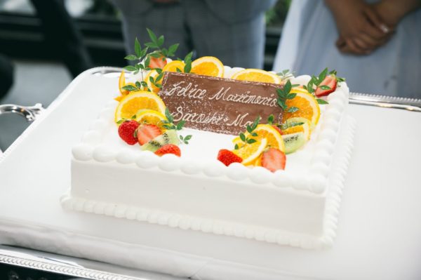 ケーキカットはもう古い ケーキ入刀以外の演出４選 1 5次会や会費制結婚式 記念日づくりはneo Flag