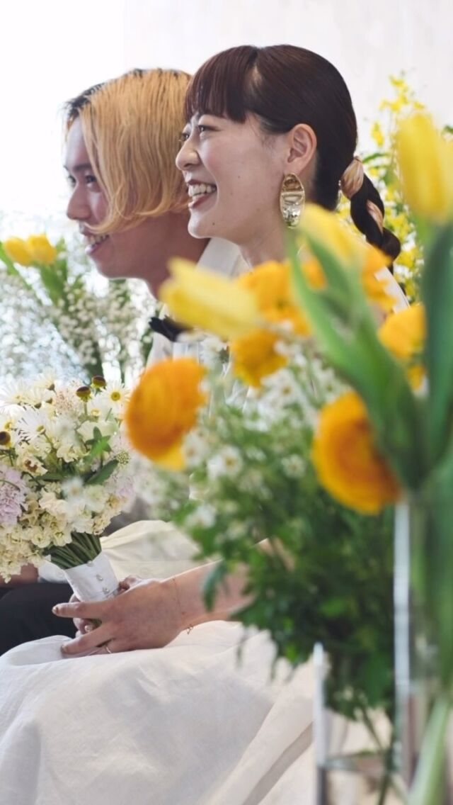 concept："pick up our future-ミモザが繋ぐ未来-"  ミモザの花は「感謝」「友情」などの花言葉を持ち
お二人にとっての思い出の土地 フランスでは  「大切な人へ贈る花」  と言われています。  ゲストのドレスコードはイエロー🌼
会場も鮮やかな黄色のお花で彩って。  カメラや写真が好きなお二人  大切なゲストとの思い出をたくさん撮り
感謝とこれからも続く友情の想いを
ミモザに乗せて届けました🕊️  ✽  【ゲストが主役の結婚式】  会場やスタイルからではなく
ふたりの"想い"をカタチにすることから始めていく
セミオーダーウェディング  決してその場限りではない
大切な人たちとの心の交換ができる1日を
NEO FLAG.は全国でプロデュースしています  ✽  お問い合わせやご質問はお気軽にHP、DMからどうぞ
@neo_flag.wedding  実例や結婚式のお役立ち情報など、
HPやYouTubeでも発信しております。
ぜひハイライトからご覧ください💐
.
#neoflag #ネオフラッグ #コンセプトウェディング #ウェディングプロデュース #ウエディングプロデュース #オリジナルウェディング #オリジナルウエディング #15次会 #ウェディングパーティー #ウエディングパーティー #結婚式準備 #ミモザ #結婚式装飾 #結婚式装花 #会費制結婚式 #会費制パーティー #会費制ウェディング #結婚式演出
